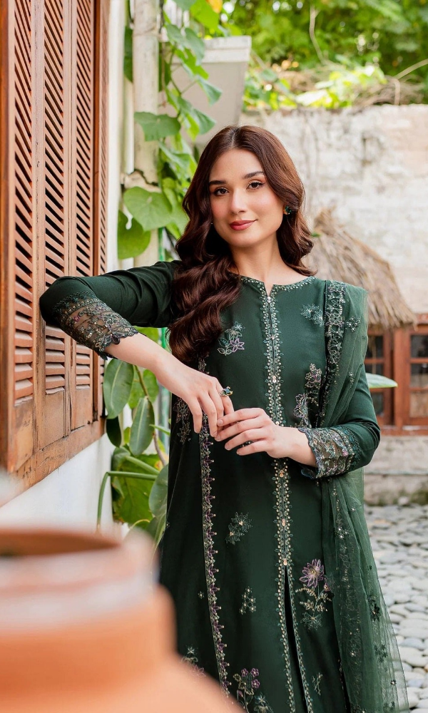 Batik - 3PC Heavy Embroidered Lawn Suit - GKA2224