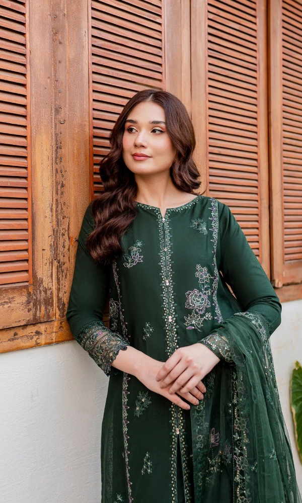 Batik - 3PC Heavy Embroidered Lawn Suit - GKA2224