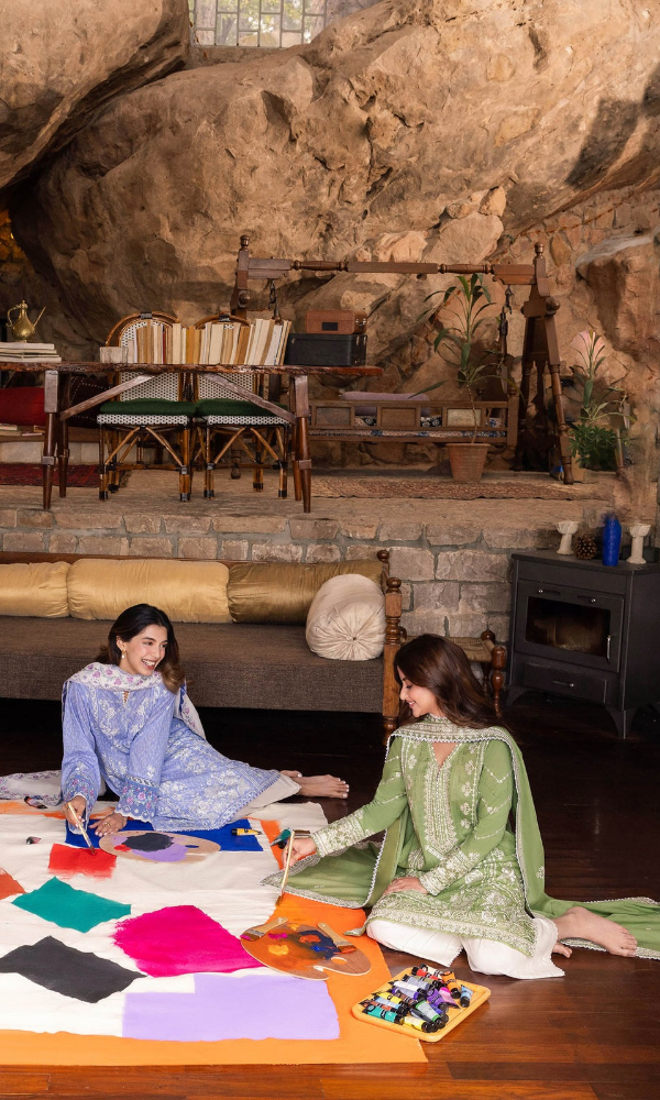 Zaha - 3PC (Unstitched) Embroidered Lawn Suit - GKA2491