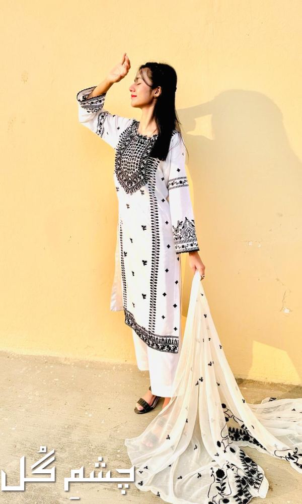 Agha Noor - 3PC (Unstitched) Embroidered Lawn Suit - IR320