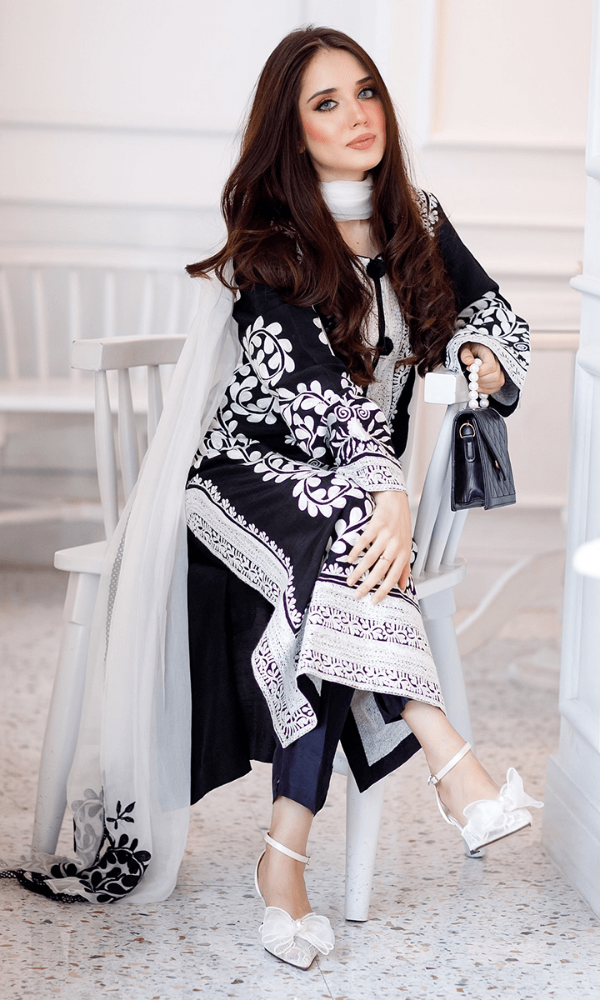 Zarkasha - 3PC Embroidered Lawn Suit - ZK3232