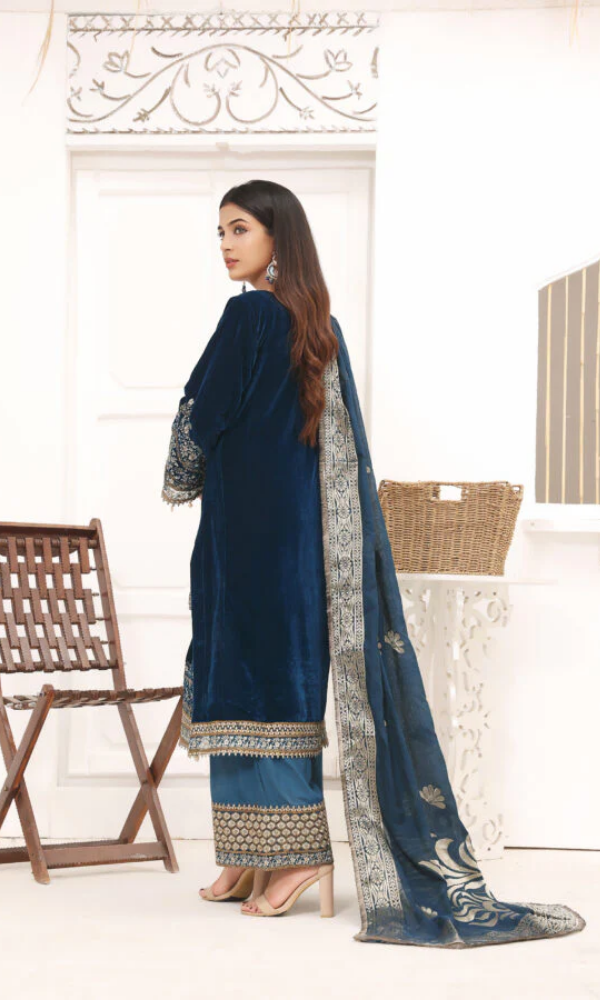 Hadia Eman - 3PC (Unstitched) 9000 Micro Velvet Embroidered Suit