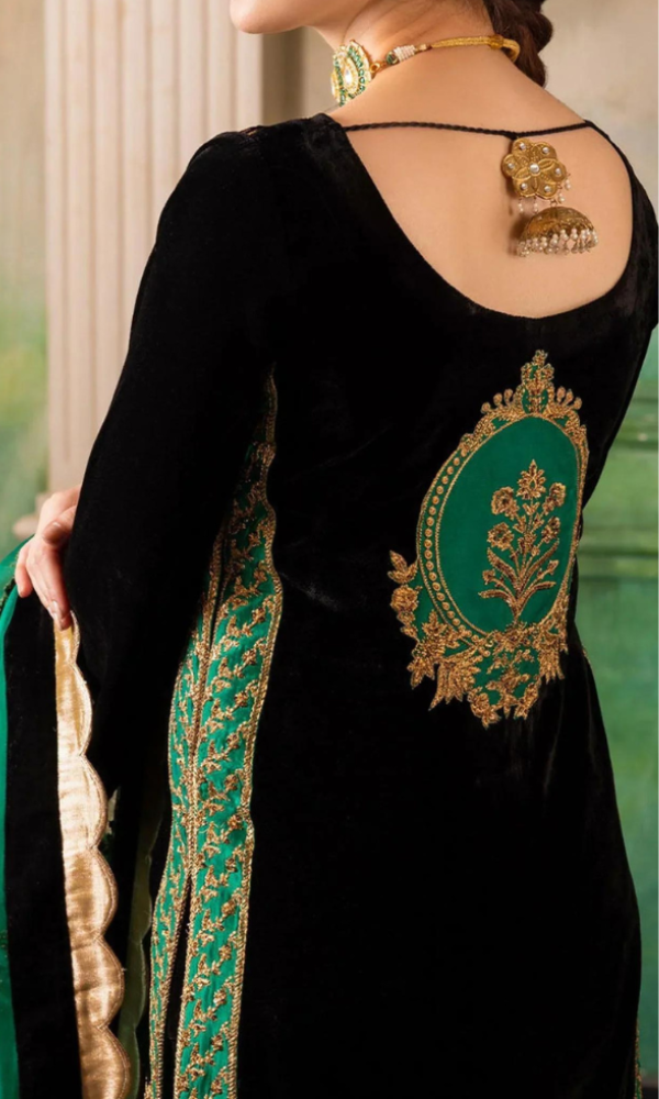 Zainab Chottani - 3PC (Unstitched) Velvet Embroidered Suit - GMB 221