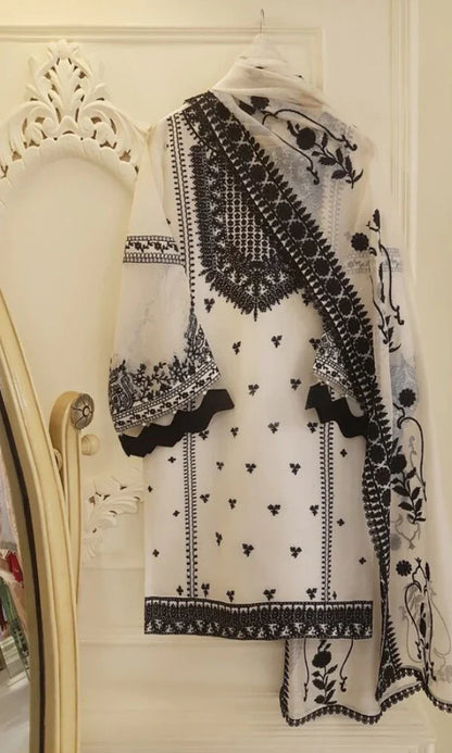 Agha Noor - 3PC (Unstitched)  Dhanak Heavy Embroidered Suit -GKA04